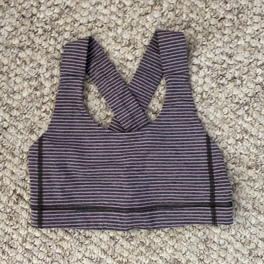 Lululemon sports bra